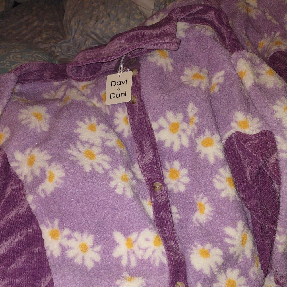 Purple sherpa jacket with daisies from DAVI & DANI size 1XL - NWT